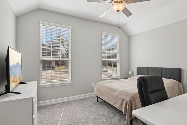 1521 Quentin Drive, Aubrey, TX 76227