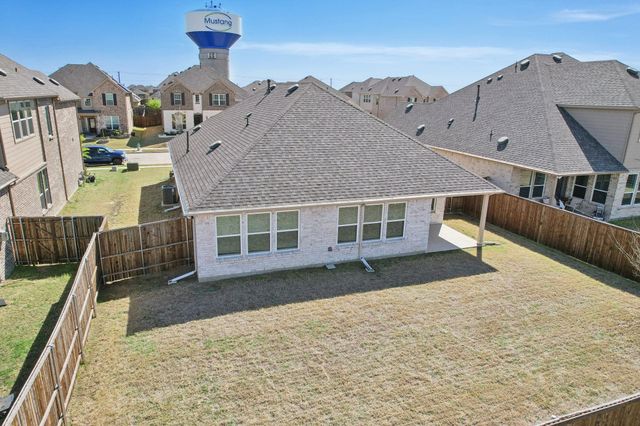 1521 Quentin Drive, Aubrey, TX 76227