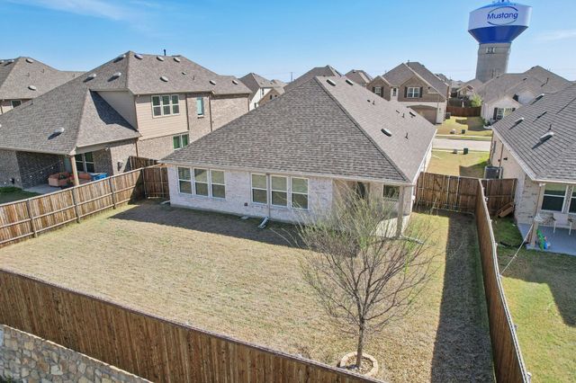 1521 Quentin Drive, Aubrey, TX 76227
