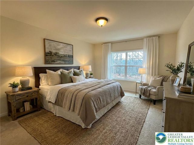 106 Hilda Court, Smithfield Twp, PA 18301