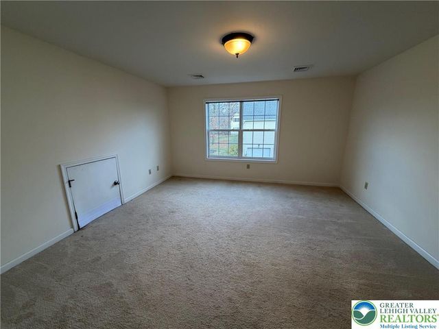 106 Hilda Court, Smithfield Twp, PA 18301