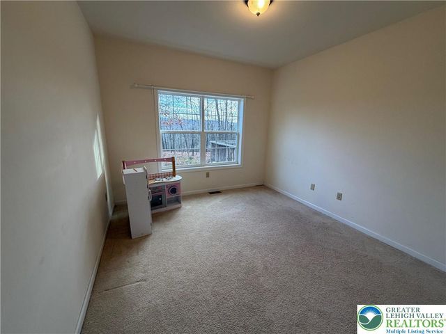 106 Hilda Court, Smithfield Twp, PA 18301