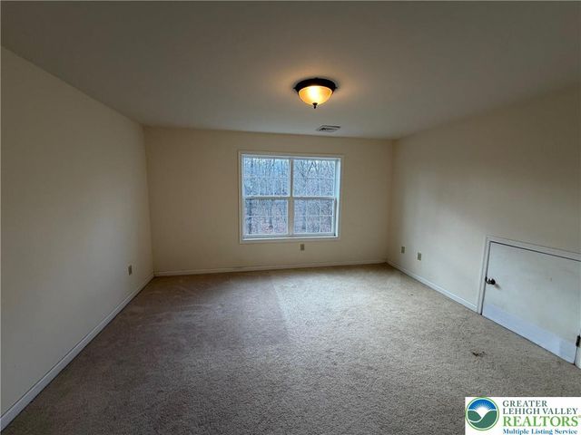 106 Hilda Court, Smithfield Twp, PA 18301