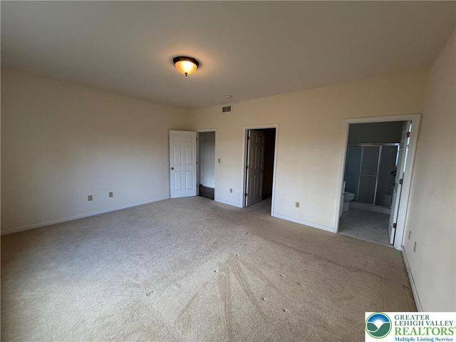 106 Hilda Court, Smithfield Twp, PA 18301