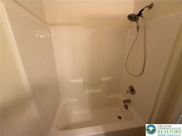 106 Hilda Court, Smithfield Twp, PA 18301