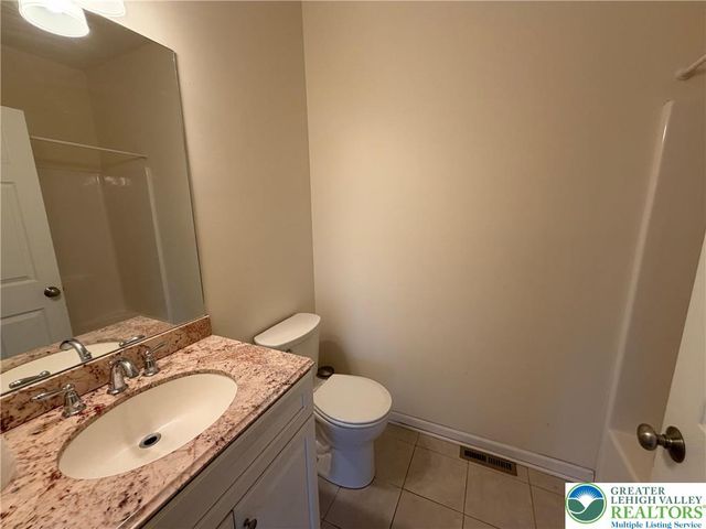 106 Hilda Court, Smithfield Twp, PA 18301