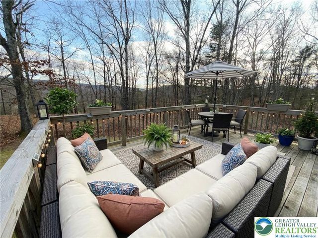 106 Hilda Court, Smithfield Twp, PA 18301