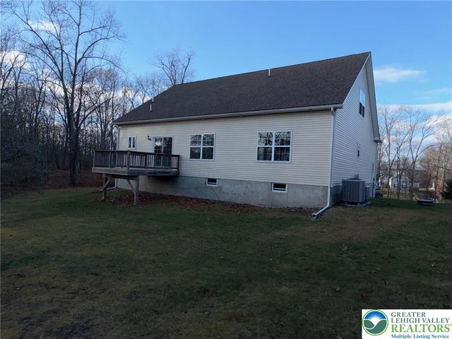 106 Hilda Court, Smithfield Twp, PA 18301