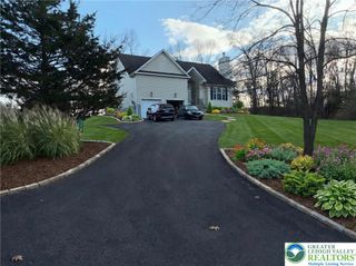 106 Hilda Court, Smithfield Twp, PA 18301