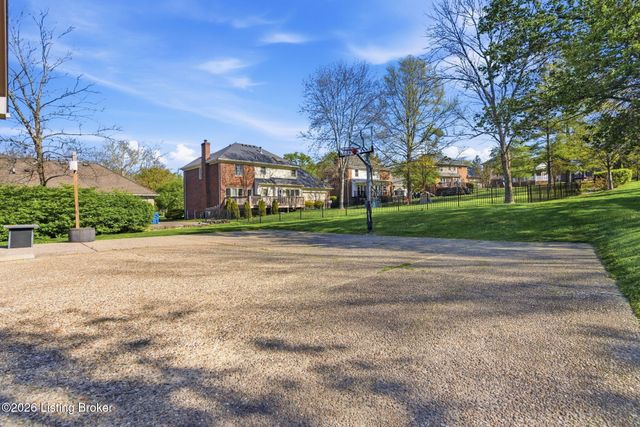 12603 Blackthorn Trace, Louisville, KY 40299