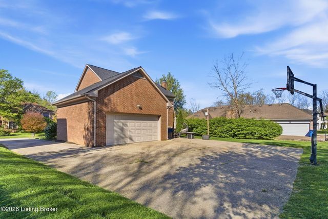12603 Blackthorn Trace, Louisville, KY 40299