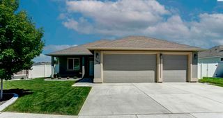 7092 W 31st Pl, Kennewick, WA 99338