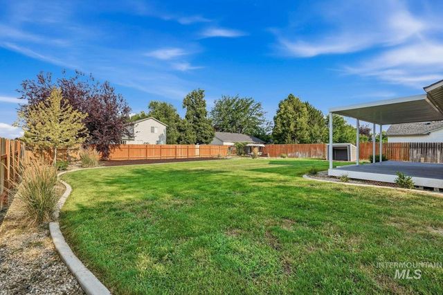 16789 N Wentworth Ln, Nampa, ID 83687