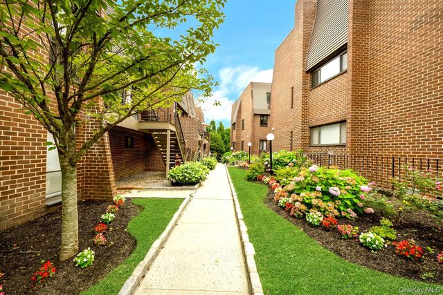 492 N Broadway 10, White Plains, NY 10603