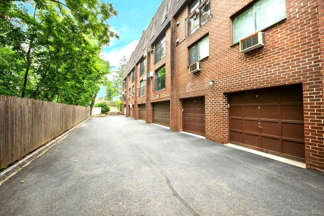 492 N Broadway 10, White Plains, NY 10603