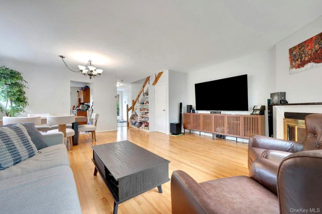 492 N Broadway 10, White Plains, NY 10603