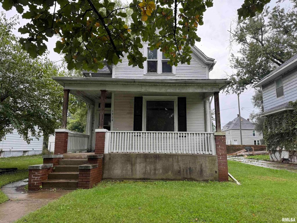 1714 W AYRES Avenue, Peoria, IL 61606