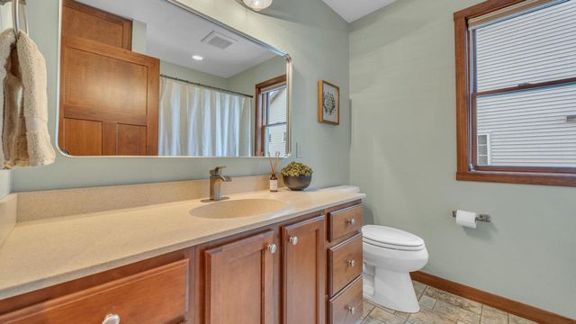 1515 Hummingbird LANE, Plymouth, WI 53073