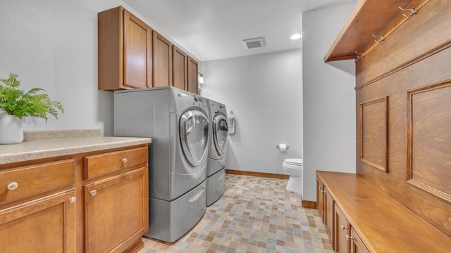 1515 Hummingbird LANE, Plymouth, WI 53073