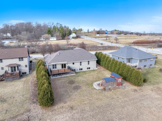 1515 Hummingbird LANE, Plymouth, WI 53073