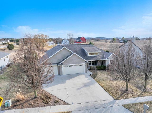 1515 Hummingbird LANE, Plymouth, WI 53073