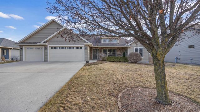 1515 Hummingbird LANE, Plymouth, WI 53073