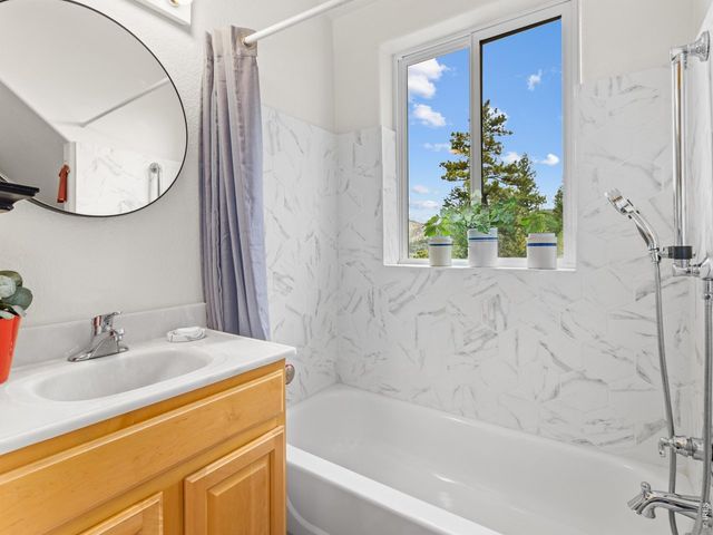 1810 Moss Rock Dr, Estes Park, CO 80517