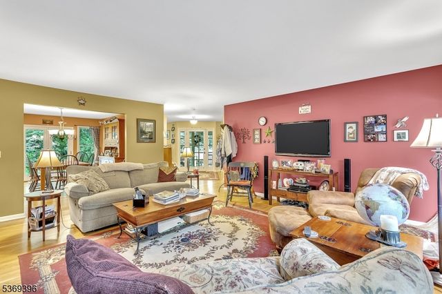 18 Hickory Run Rd, Lebanon Twp., NJ 07830
