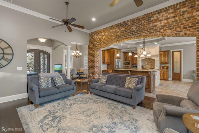 2104 Hollow Wood Way, Haughton, LA 71037