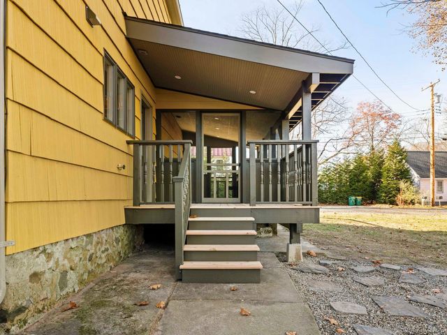 15 John Street, Rosendale, NY 12472