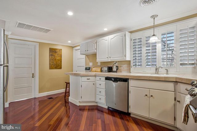 1930 SEVERN GROVE RD, Annapolis, MD 21401