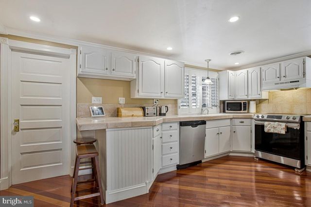 1930 SEVERN GROVE RD, Annapolis, MD 21401