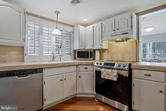 1930 SEVERN GROVE RD, Annapolis, MD 21401