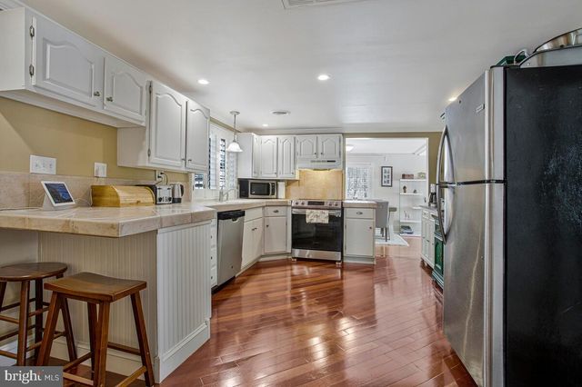 1930 SEVERN GROVE RD, Annapolis, MD 21401