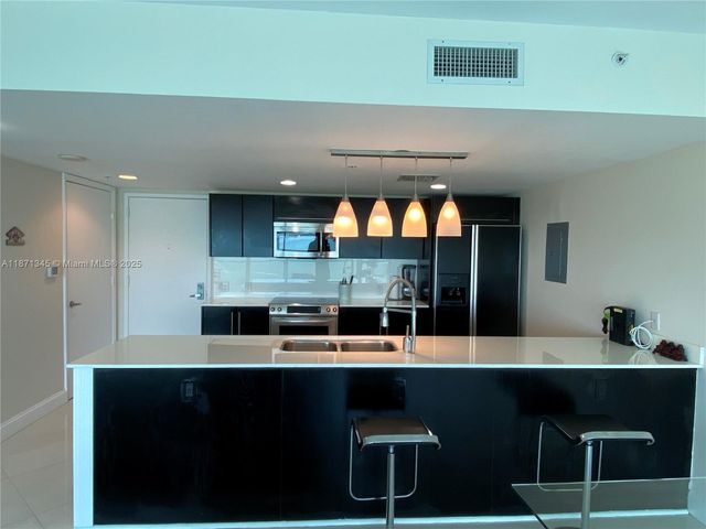 665 NE 25th St 1702, Miami, FL 33137
