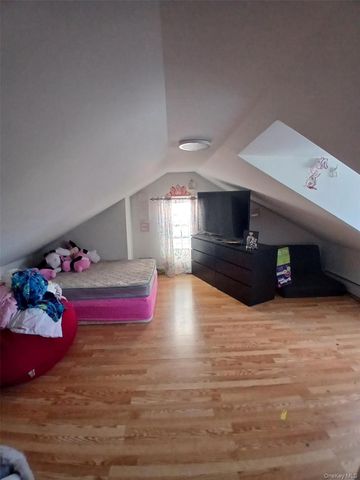 103 Monroe Avenue, Staten Island, NY 10301