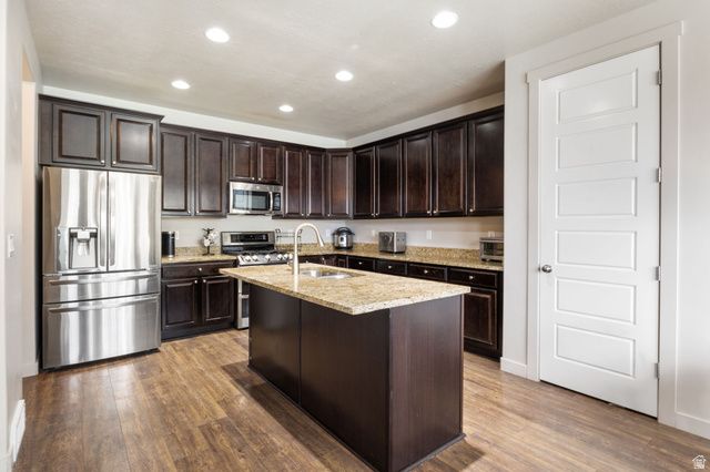 673 W DEEPDALE CT, Stansbury Park, UT 84074