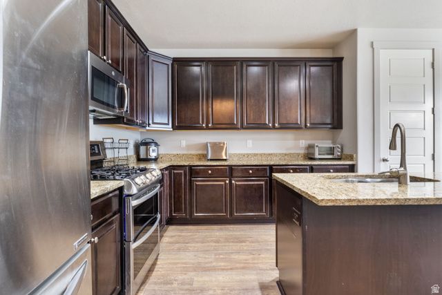 673 W DEEPDALE CT, Stansbury Park, UT 84074