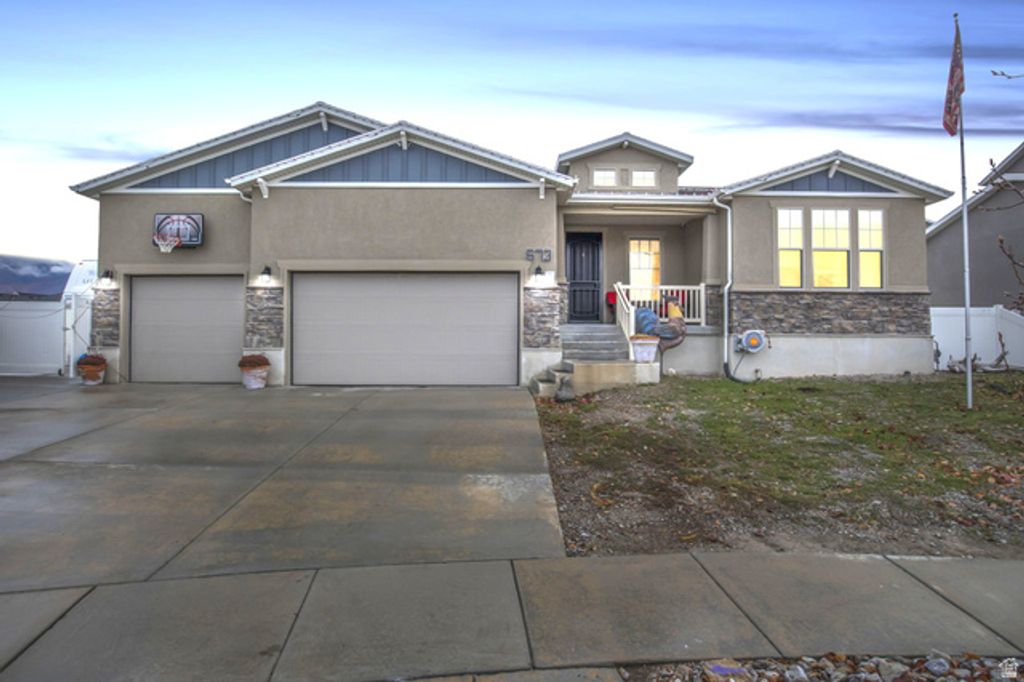 673 W DEEPDALE CT, Stansbury Park, UT 84074
