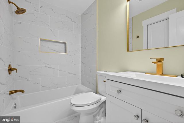 1943 S LOWELL ST, Arlington, VA 22204