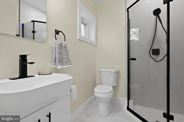 1943 S LOWELL ST, Arlington, VA 22204