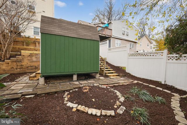 1943 S LOWELL ST, Arlington, VA 22204