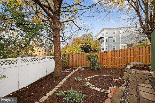 1943 S LOWELL ST, Arlington, VA 22204