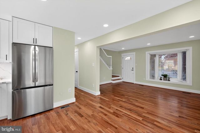 1943 S LOWELL ST, Arlington, VA 22204