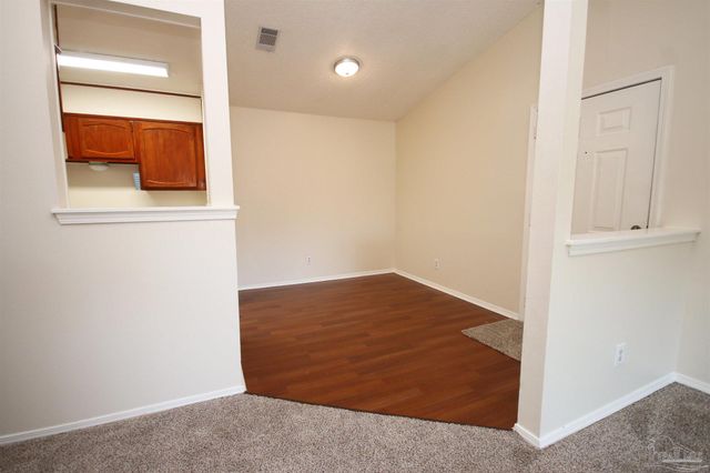 2303 W Michigan Ave F-5, Pensacola, FL 32526