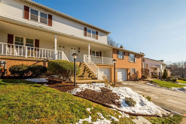 402 Forest Ridge Dr, Forest Hills Boro, PA 15221