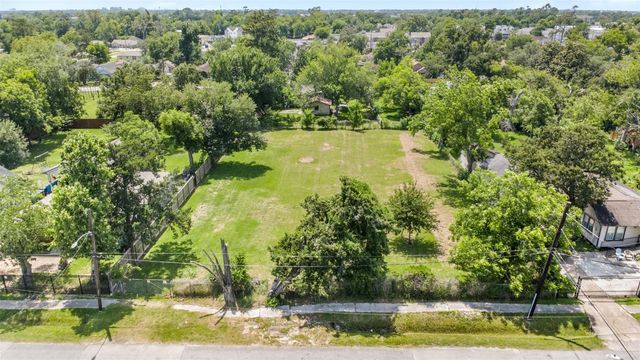 7821 Melrose Street, Houston, TX 77022