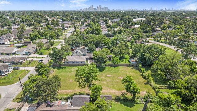 7821 Melrose Street, Houston, TX 77022