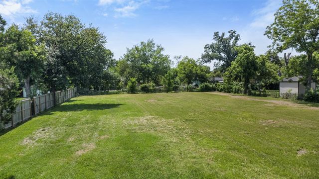 7821 Melrose Street, Houston, TX 77022