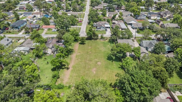 7821 Melrose Street, Houston, TX 77022